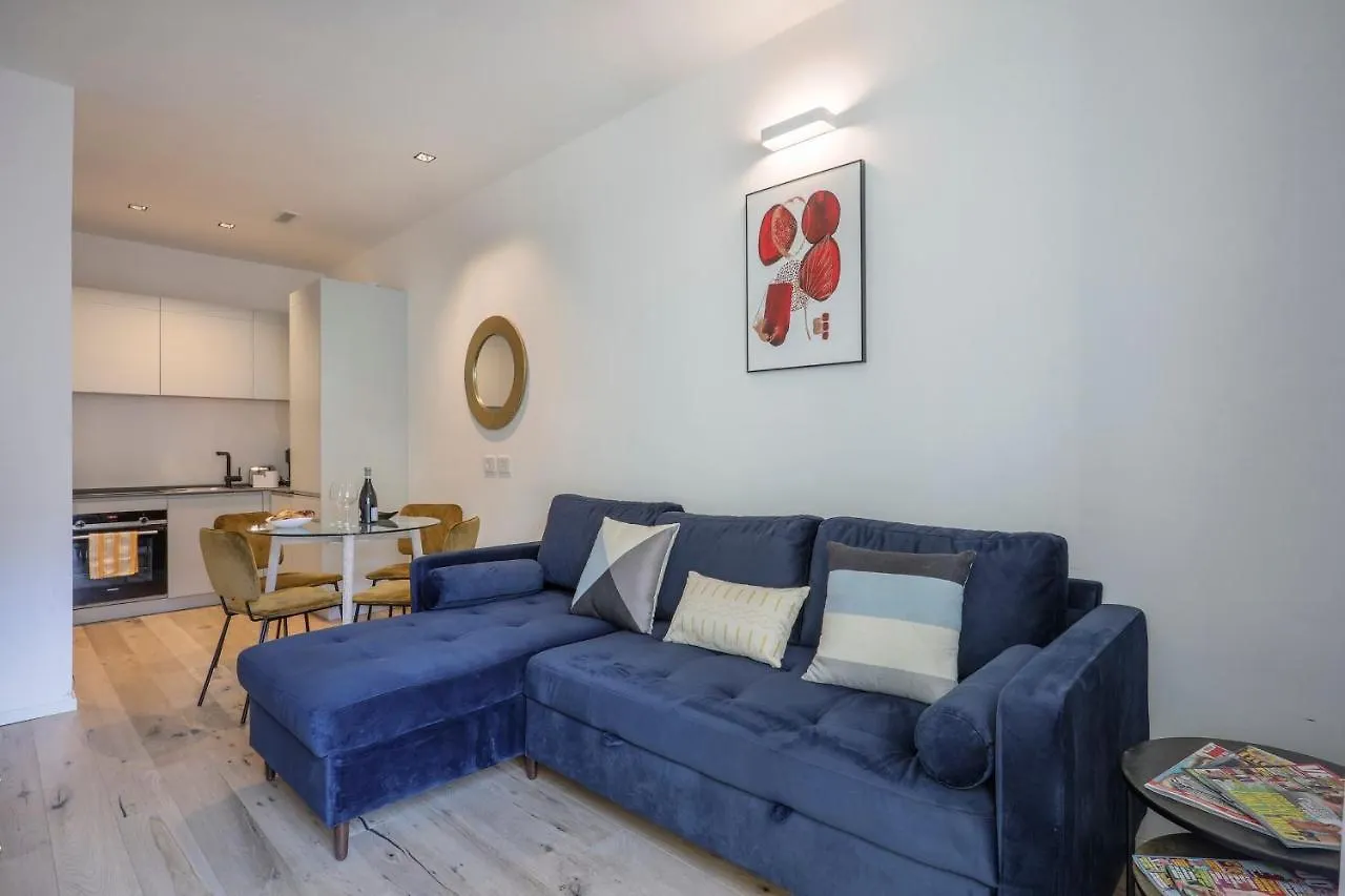 Milan Luxury Gem-Hosted By Sweetstay 0*,  Italy
